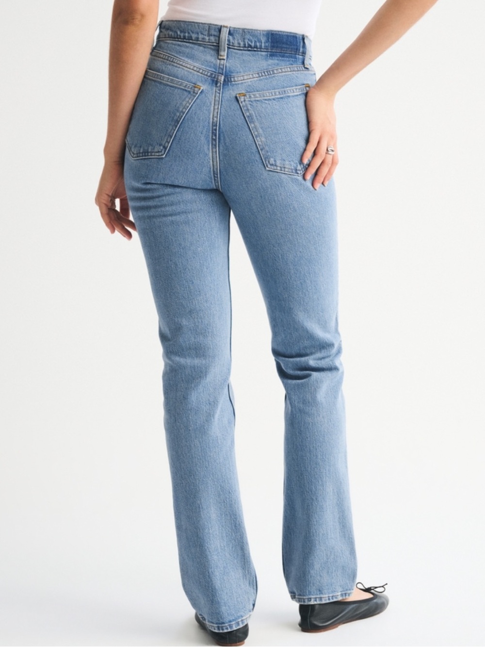 Abercrombie & Fitch 90s Straight Ultra High-Rise Jeans - Picture 2 of 4